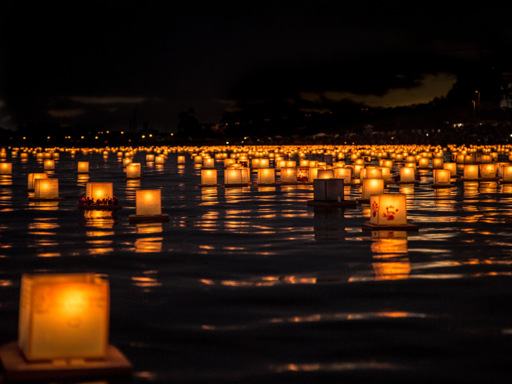 floating lantern festival in hawaii